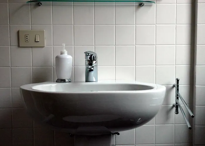 招待所 Bed And Business